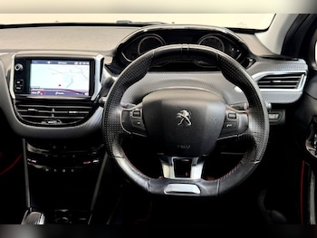 Used Peugeot 2008 2017 for sale - 79300637: Photo