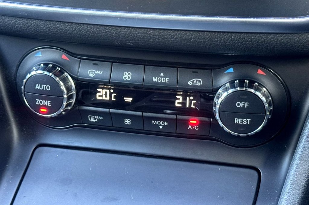 Used Mercedes-Benz GLA 2015 for sale - 75842865: Photo 15