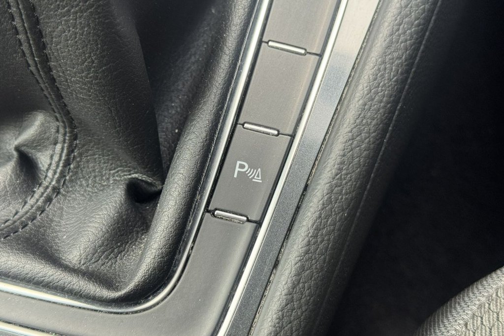 Used Volkswagen Golf 2018 for sale - 76118921: Photo 24