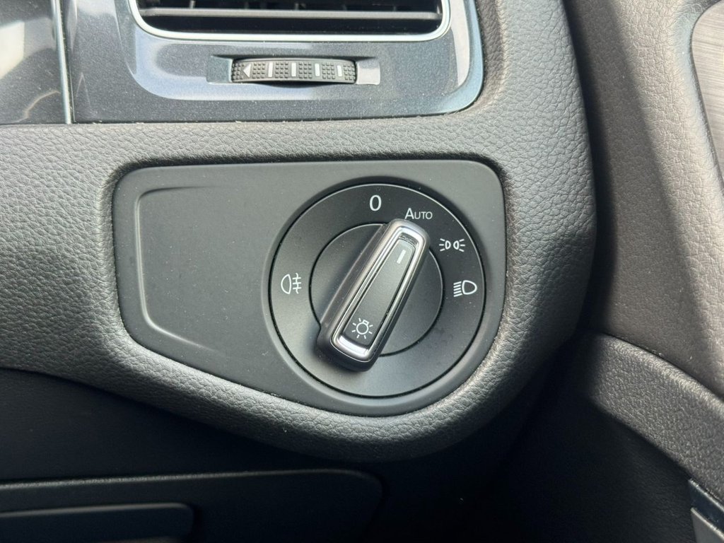 Used Volkswagen Golf 2018 for sale - 76118921: Photo 29