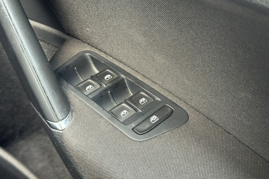 Used Volkswagen Golf 2018 for sale - 76118921: Photo 31