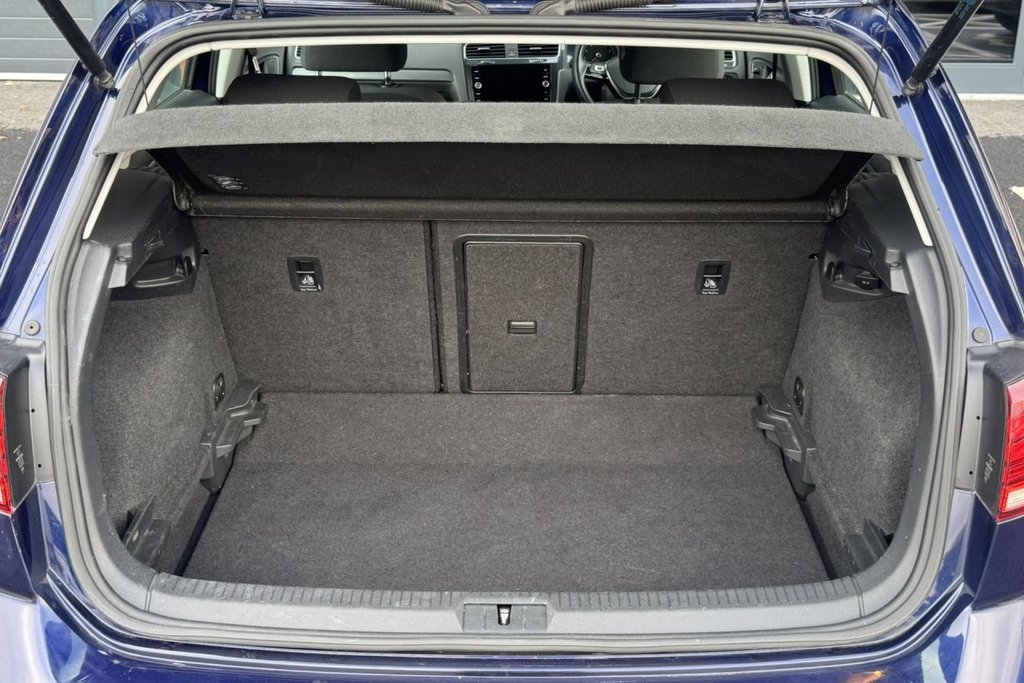 Used Volkswagen Golf 2018 for sale - 76118921: Photo 33