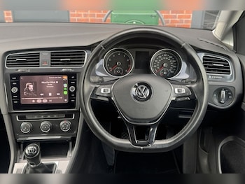 Used Volkswagen Golf 2018 for sale - 76118921: Photo
