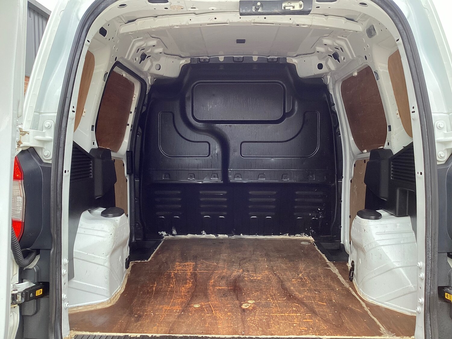 Used Ford Transit Courier 2014 for sale - 78176579: Photo 9