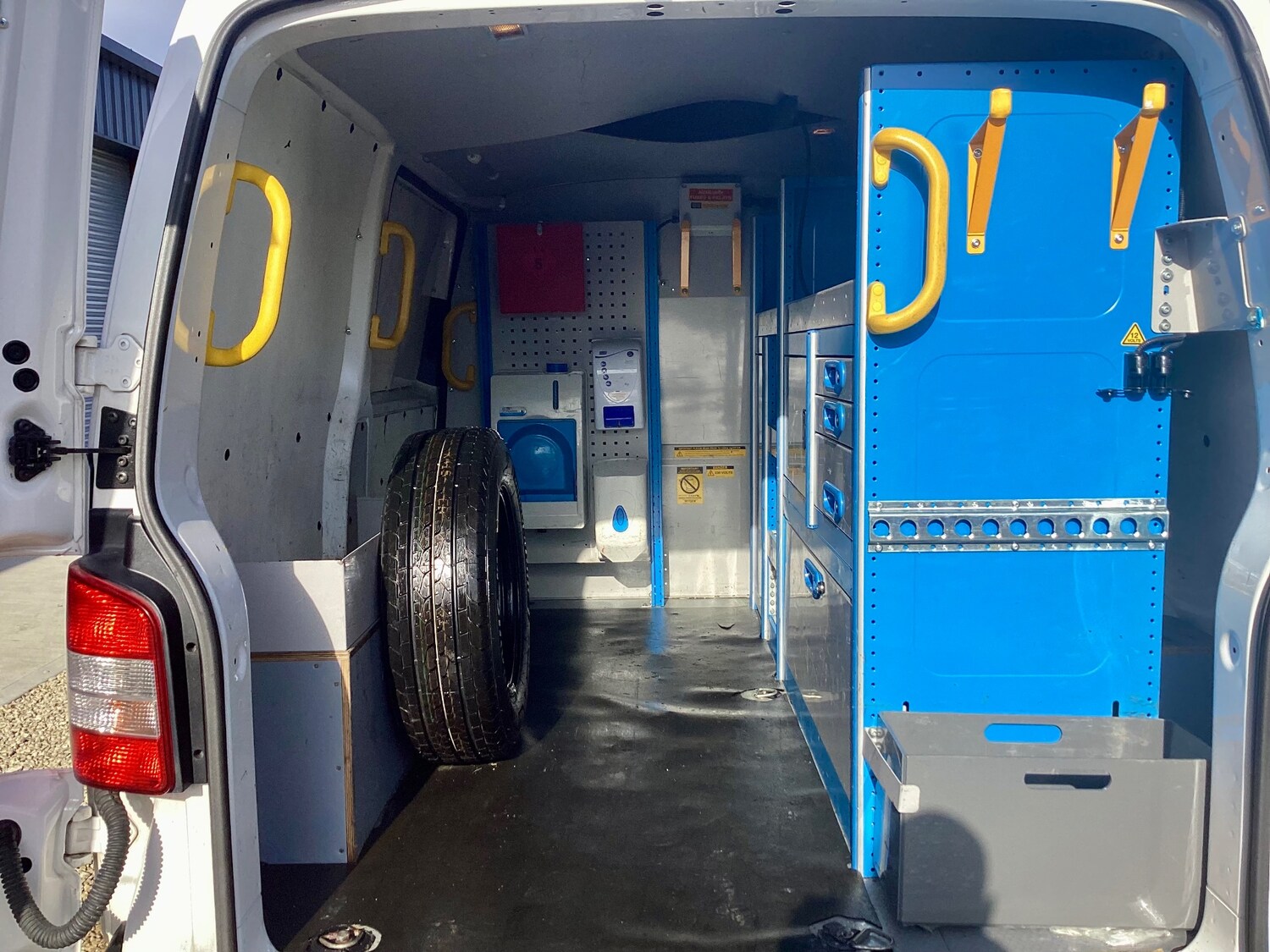 Used Volkswagen Transporter 2015 for sale - 77685175: Photo 10