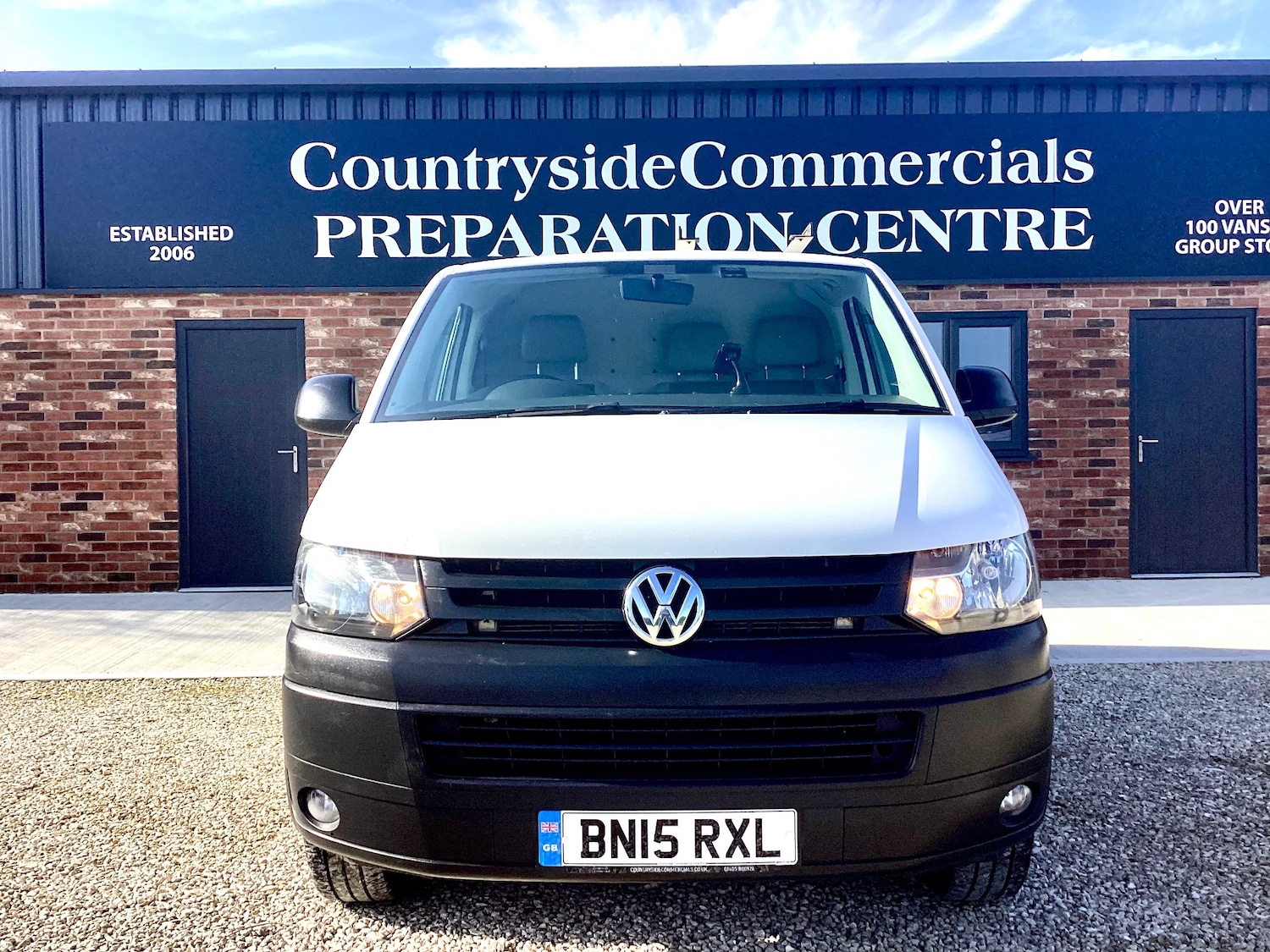 Used Volkswagen Transporter 2015 for sale - 77685175: Photo 2