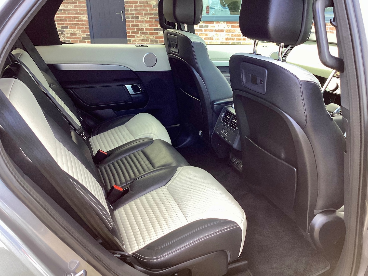 Used Land Rover Discovery 2021 for sale - 76534317: Photo 9