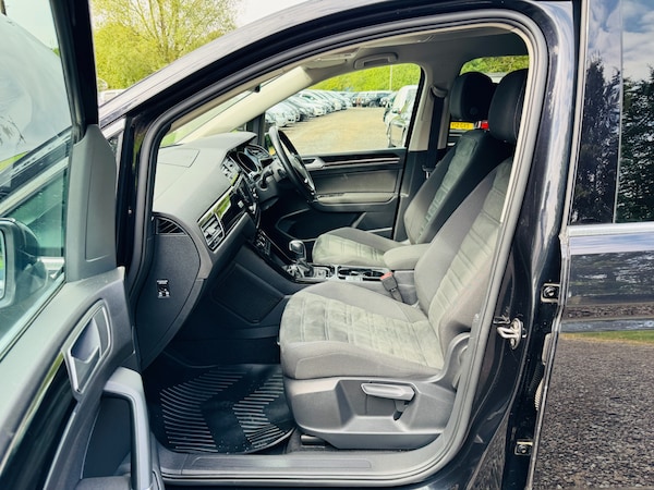 Used Volkswagen Touran for sale - 74049692: Photo 14