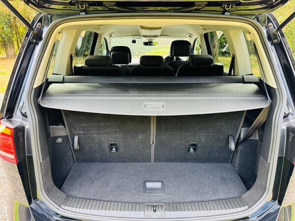 Used Volkswagen Touran for sale - 74049692: Photo 18