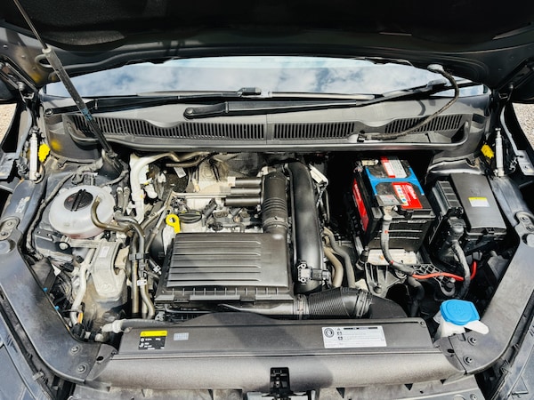 Used Volkswagen Touran for sale - 74049692: Photo 20
