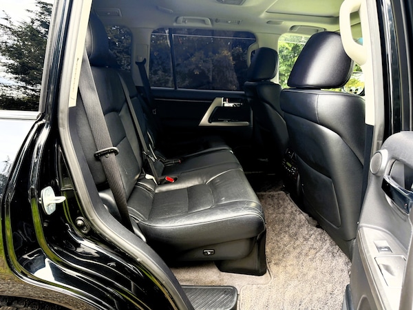 Used Toyota Land Cruiser 2014 for sale - 74050553: Photo 18