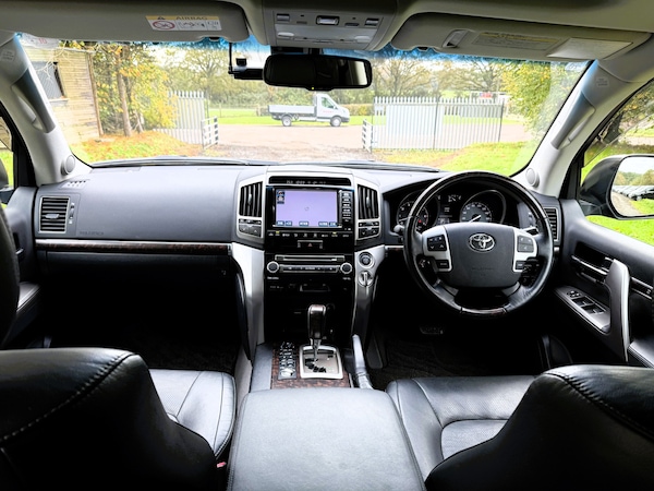 Used Toyota Land Cruiser 2014 for sale - 74050553: Photo 9