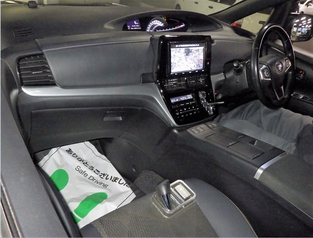 Used Toyota Estima 2018 for sale - 77934231: Photo 25