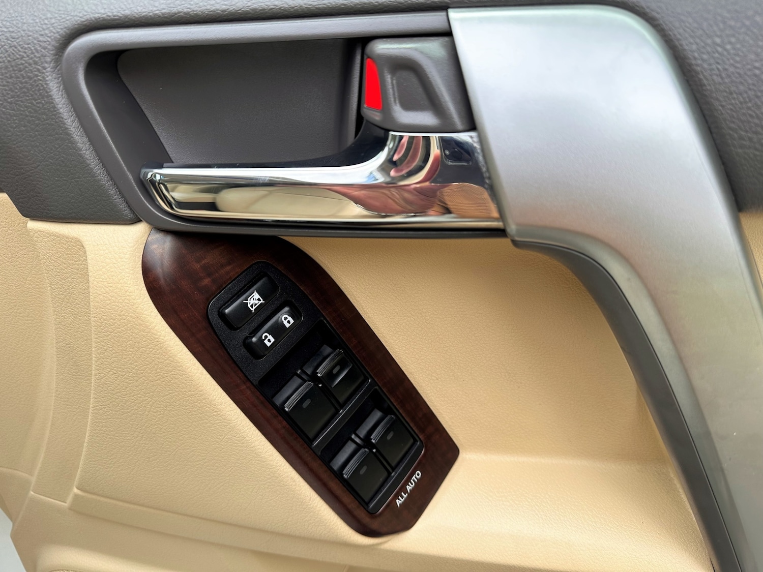 Used Toyota Land Cruiser for sale - 77946422: Photo 14