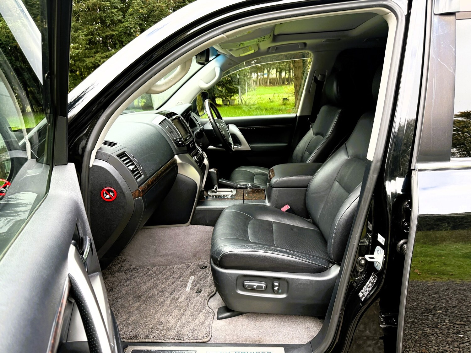 Used Toyota Land Cruiser 2014 for sale - 77933946: Photo 17