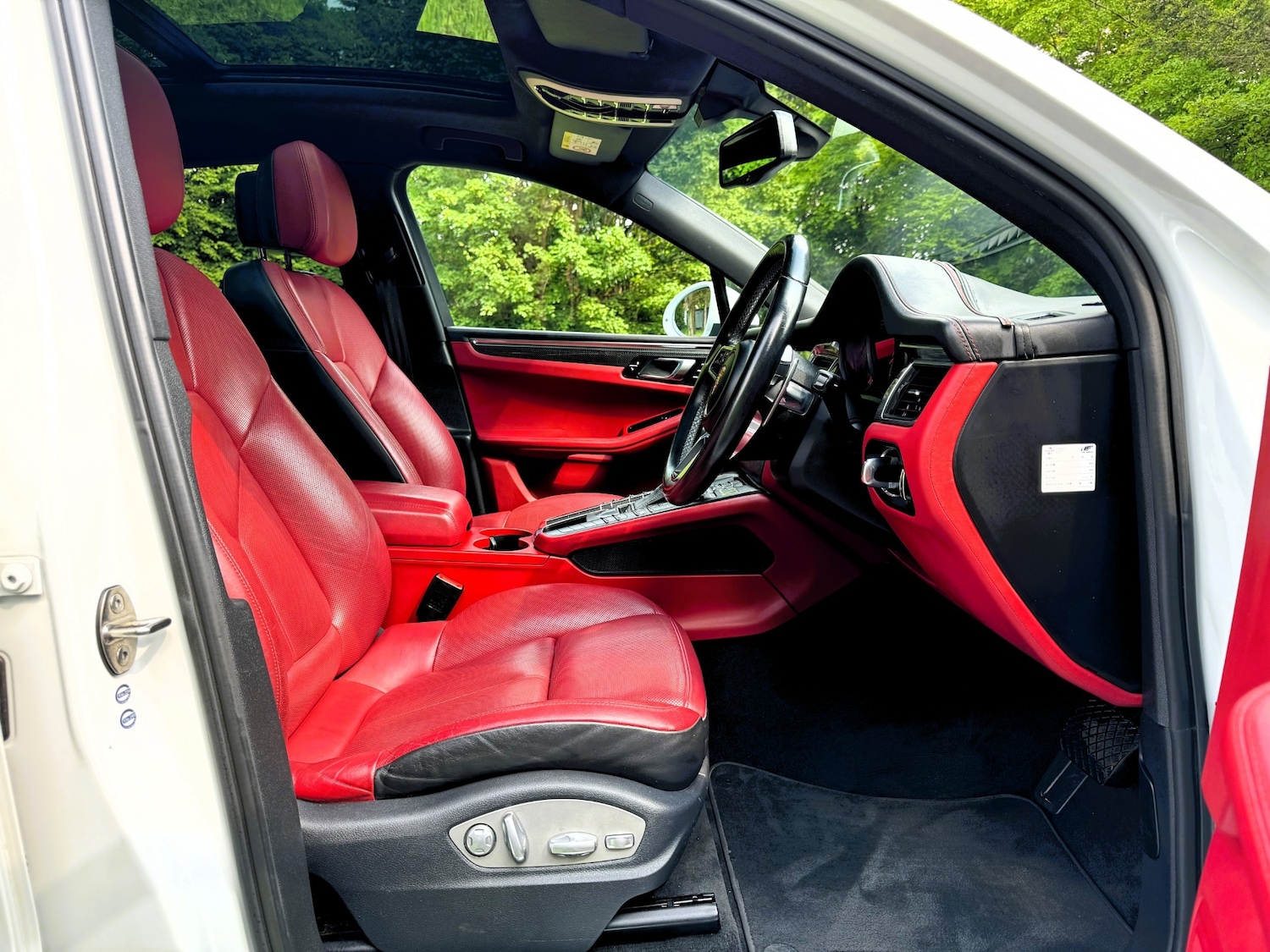 Used Porsche Macan 2015 for sale - 77947132: Photo 12