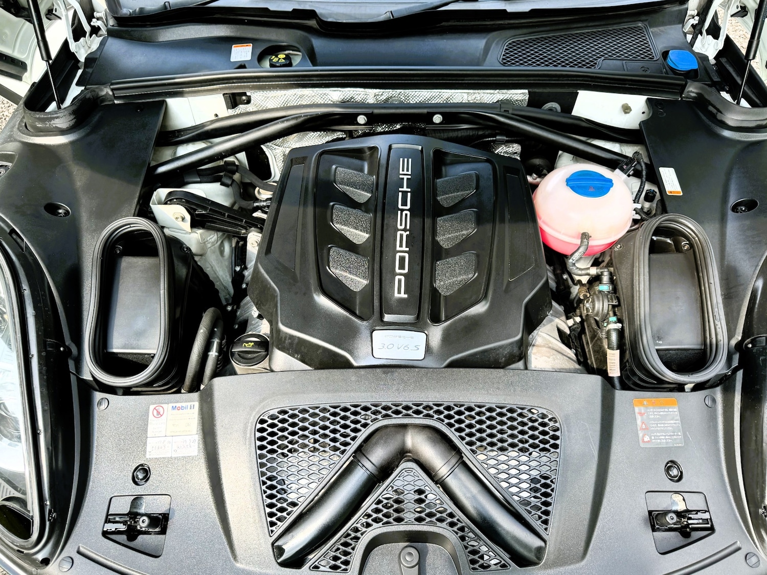 Used Porsche Macan 2015 for sale - 77947132: Photo 21