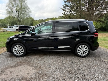 Used Volkswagen Touran 2016 for sale - 77690759: Photo
