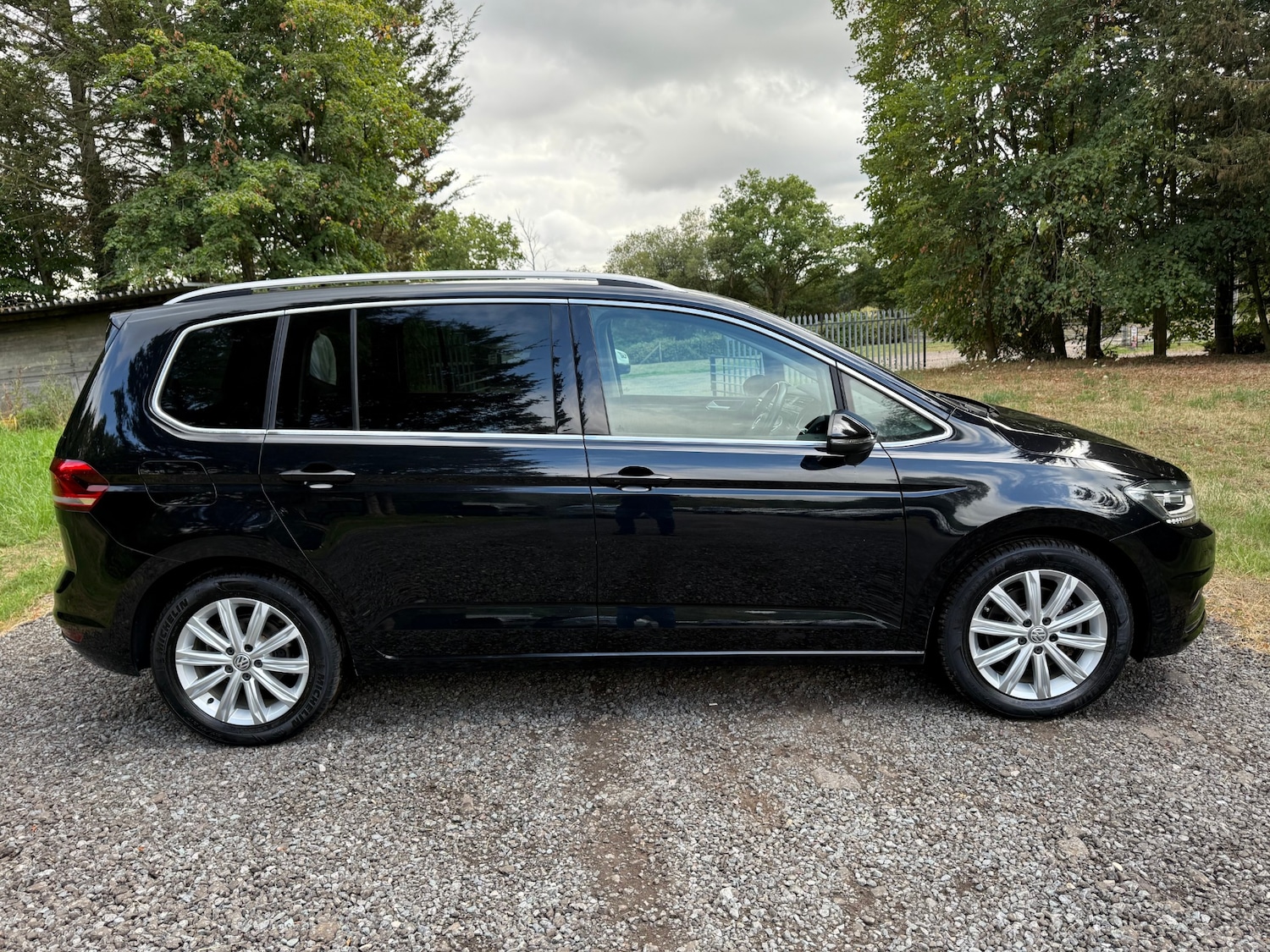 Used Volkswagen Touran for sale - 77690759: Photo 9