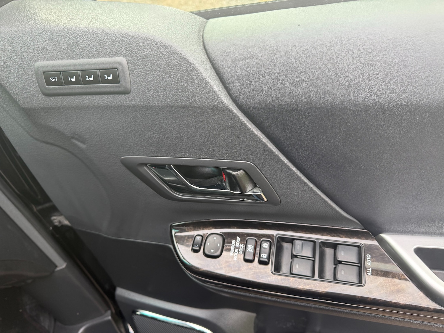 Used Toyota Vellfire 2014 for sale - 73792585: Photo 15