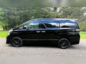 Used Toyota Vellfire 2014 for sale - 77689633: Photo