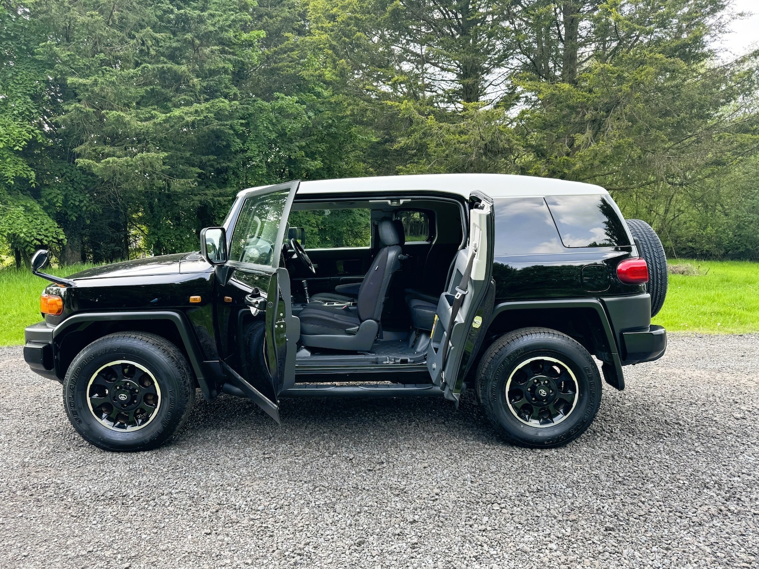 Used Toyota FJ Cruiser for sale - 77934462: Photo 4