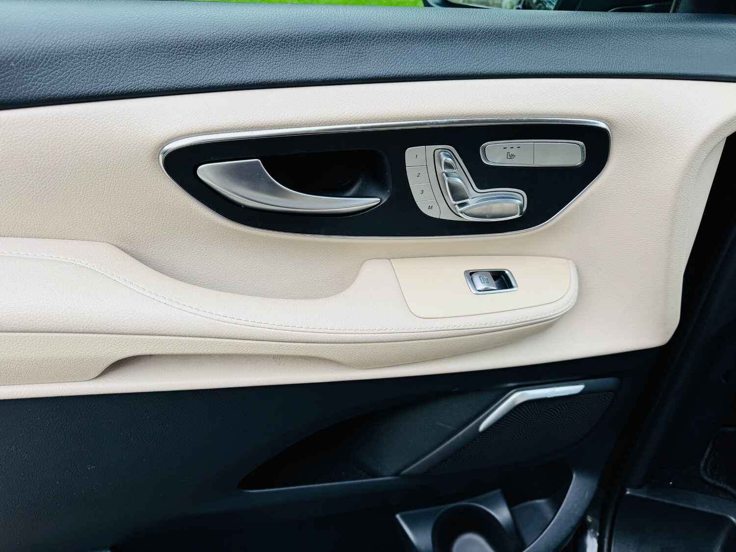 Used Mercedes-Benz V-Class 2018 for sale - 77932901: Photo 18