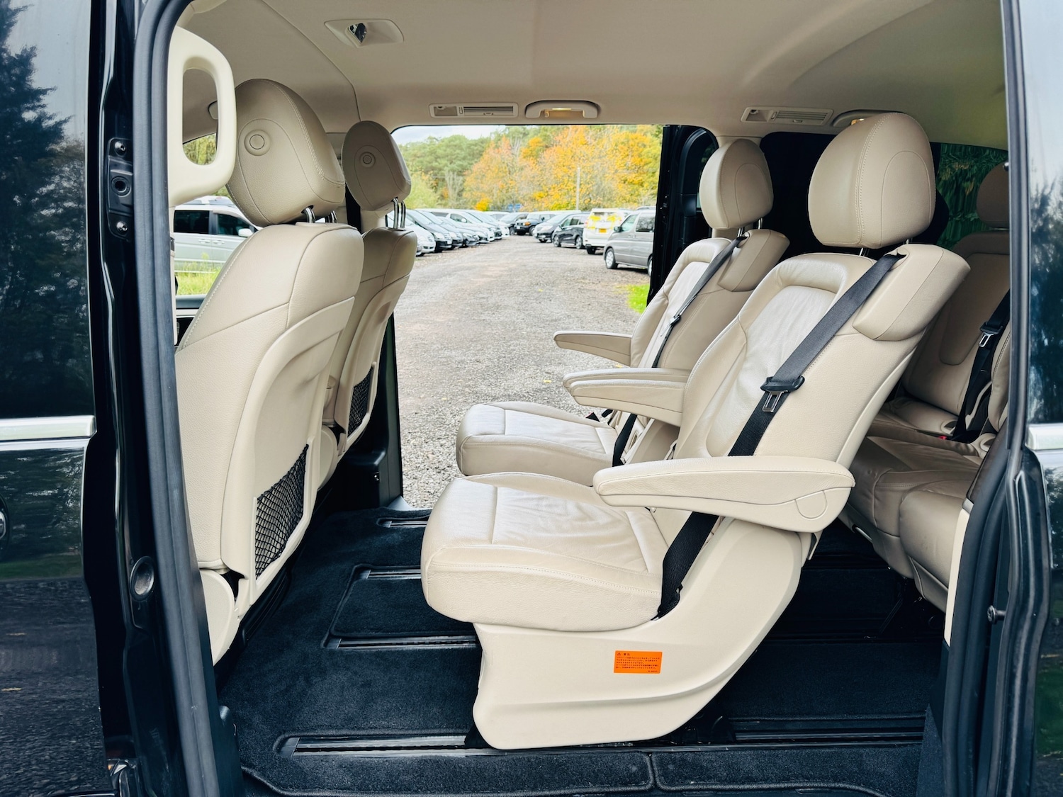 Used Mercedes-Benz V-Class 2018 for sale - 77932901: Photo 23