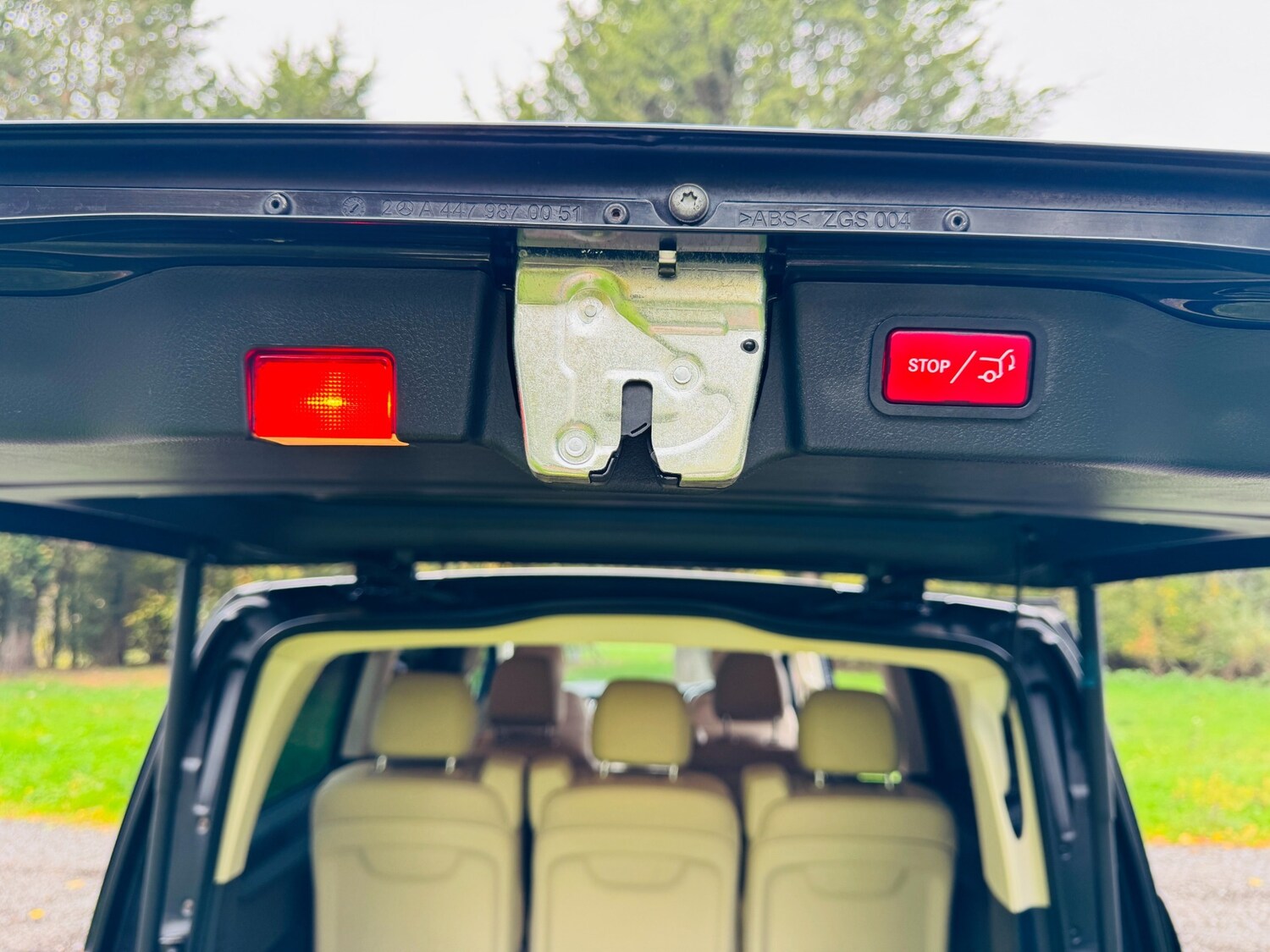 Used Mercedes-Benz V-Class 2018 for sale - 77932901: Photo 27