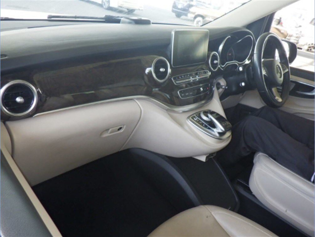 Used Mercedes-Benz V-Class 2018 for sale - 77932901: Photo 35