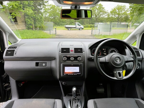 Used Volkswagen Touran for sale - 73792392: Photo 9