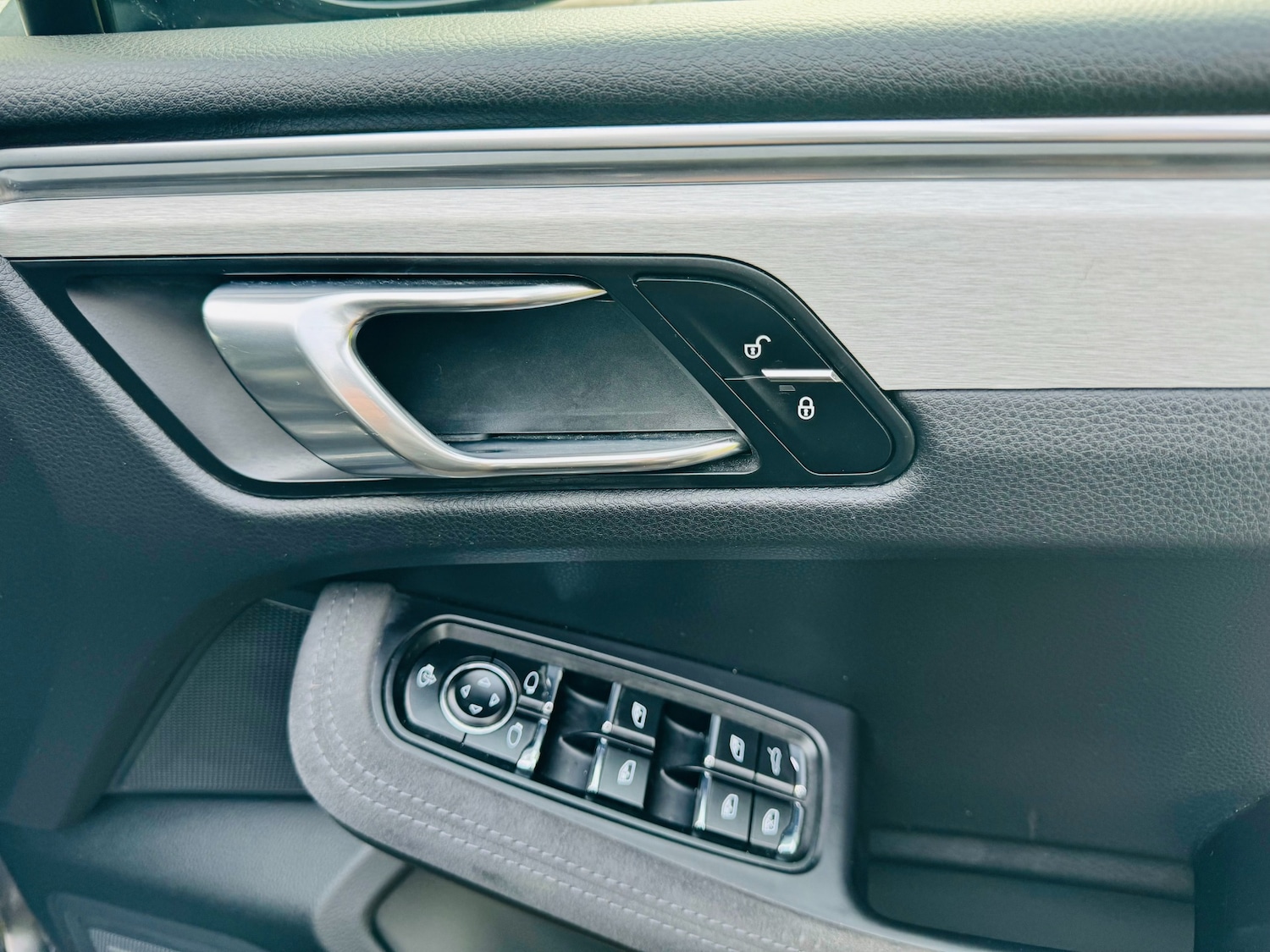 Used Porsche Macan for sale - 77690736: Photo 17