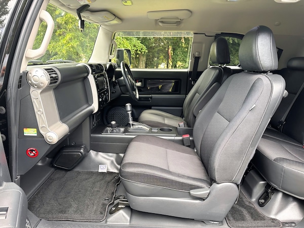 Used Toyota FJ Cruiser for sale - 74060643: Photo 14