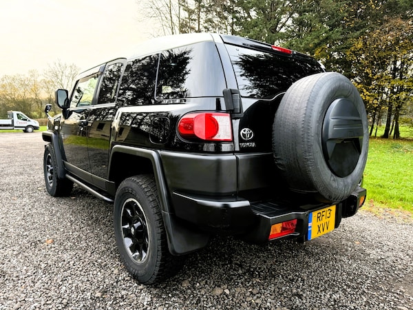 Used Toyota FJ Cruiser for sale - 74060643: Photo 6