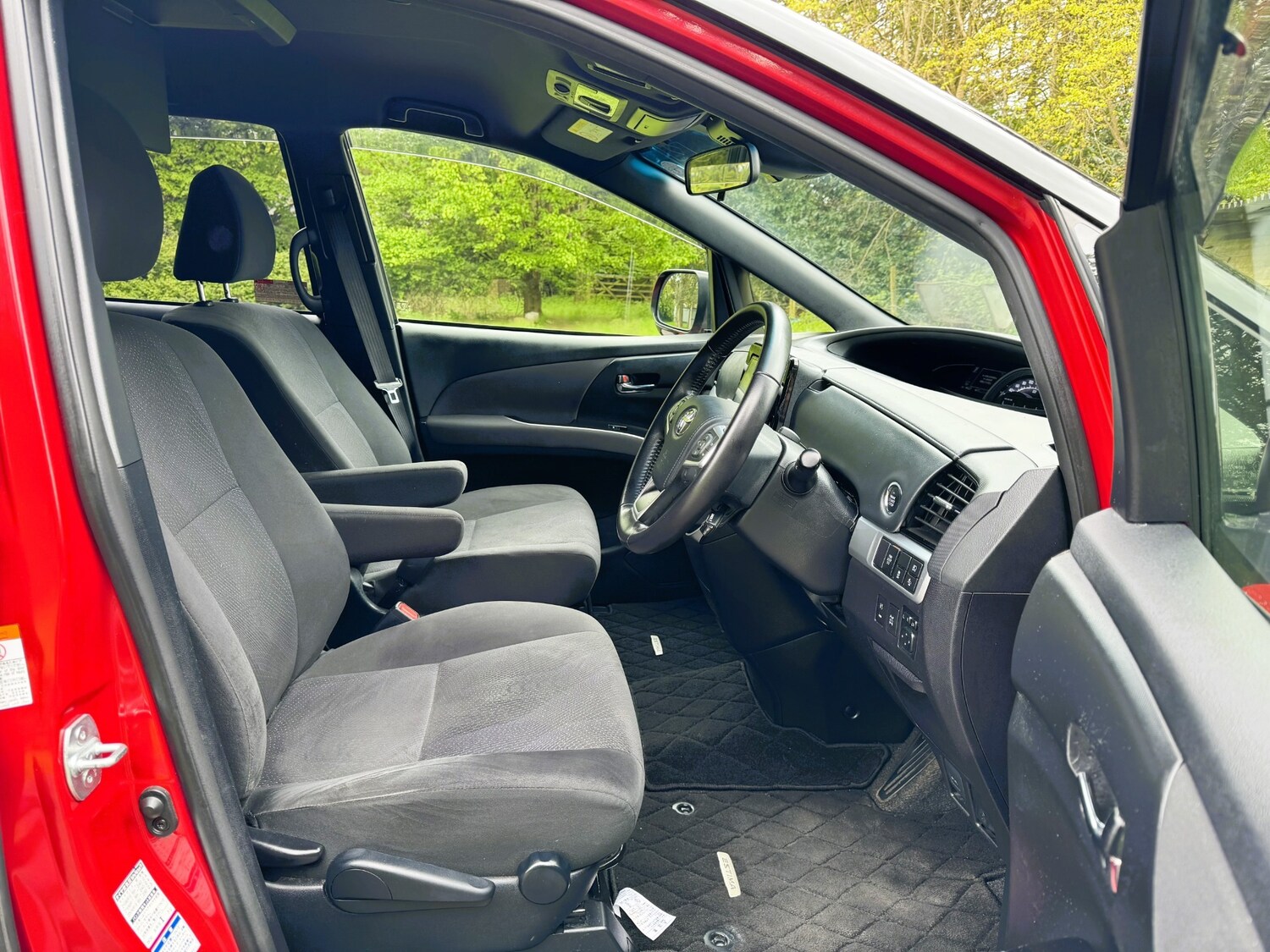 Used Toyota Estima 2016 for sale - 77932973: Photo 10