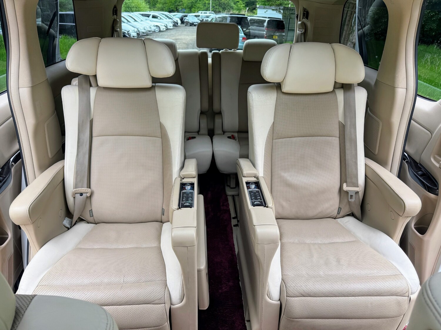 Used Toyota Vellfire 2014 for sale - 77689602: Photo 15