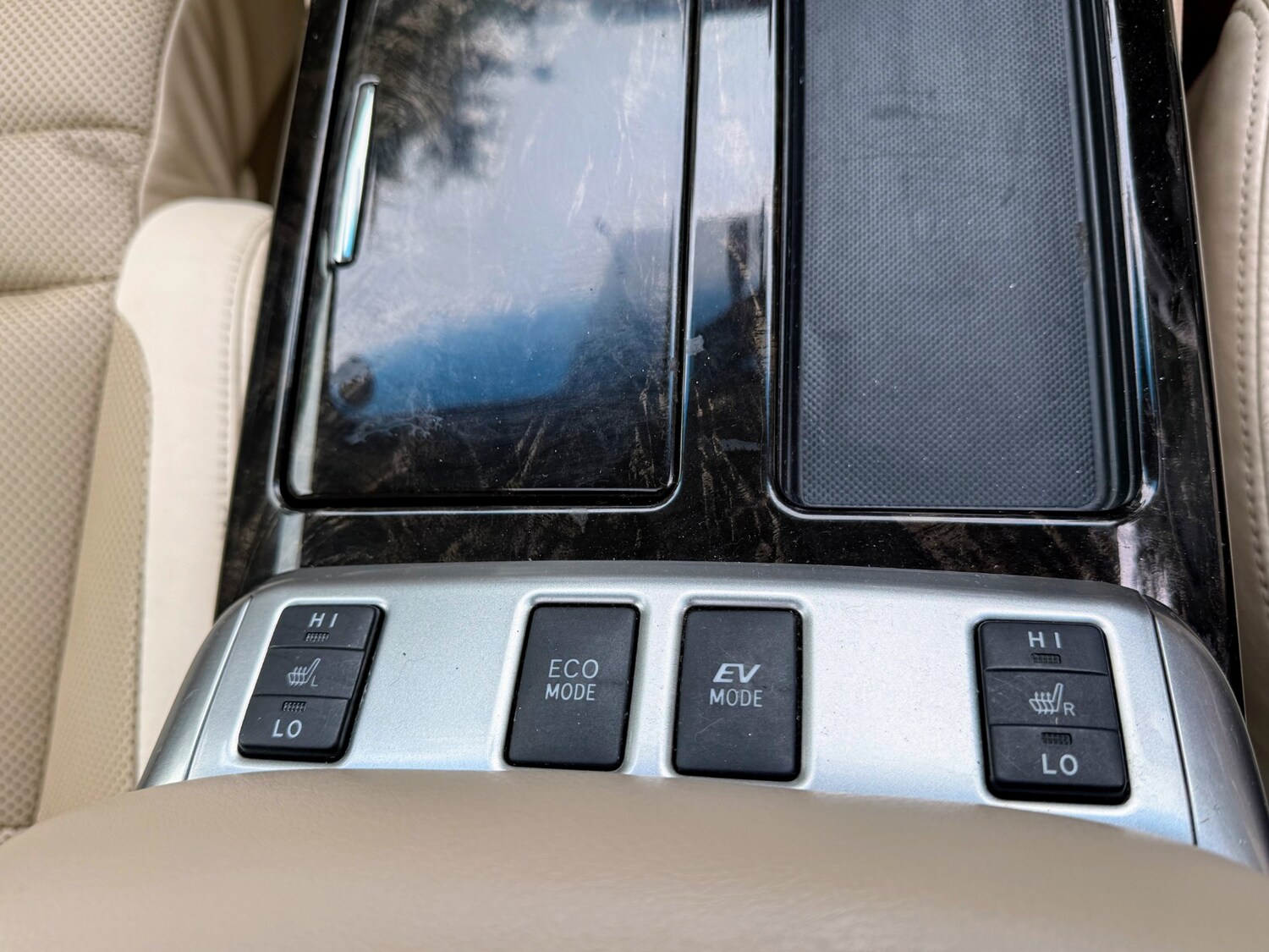 Used Toyota Vellfire 2014 for sale - 77689602: Photo 17