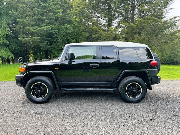 Used Toyota FJ Cruiser for sale - 74050134: Photo 5