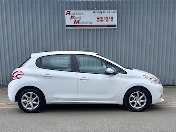 Used Peugeot 208 2015 for sale - 78761468: Photo