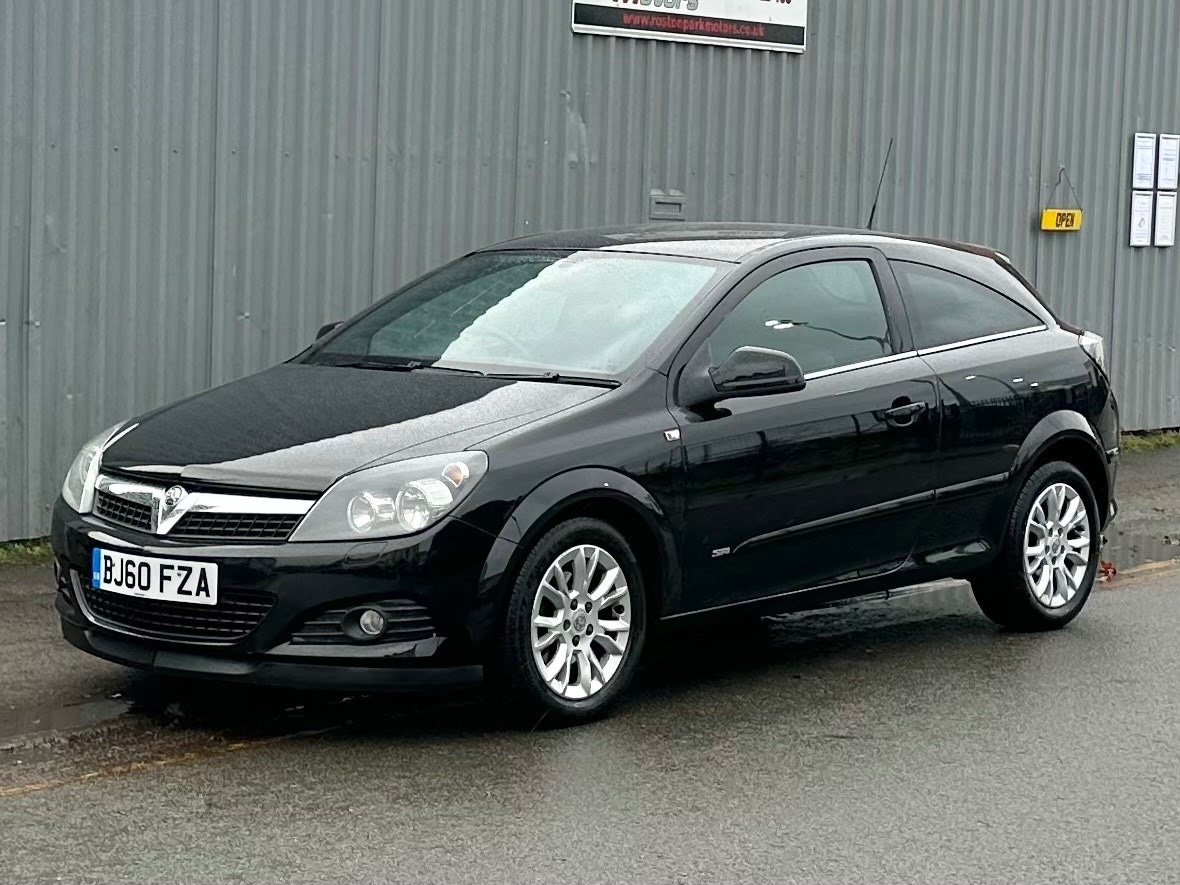 Used Vauxhall Astra 2010 for sale - 77891863: Photo 2