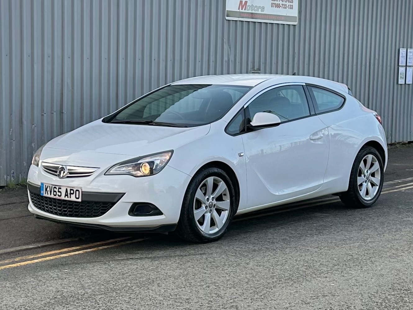 Used Vauxhall Astra GTC 2016 for sale - 77173399: Photo 2