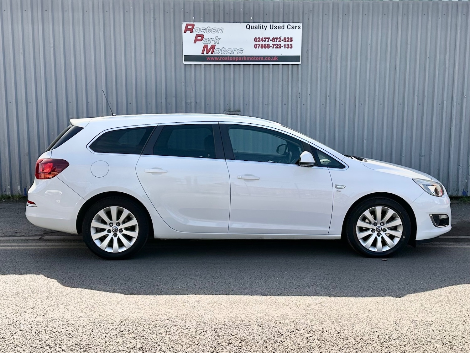 Used Vauxhall Astra 2014 for sale - 77916879: Photo 3