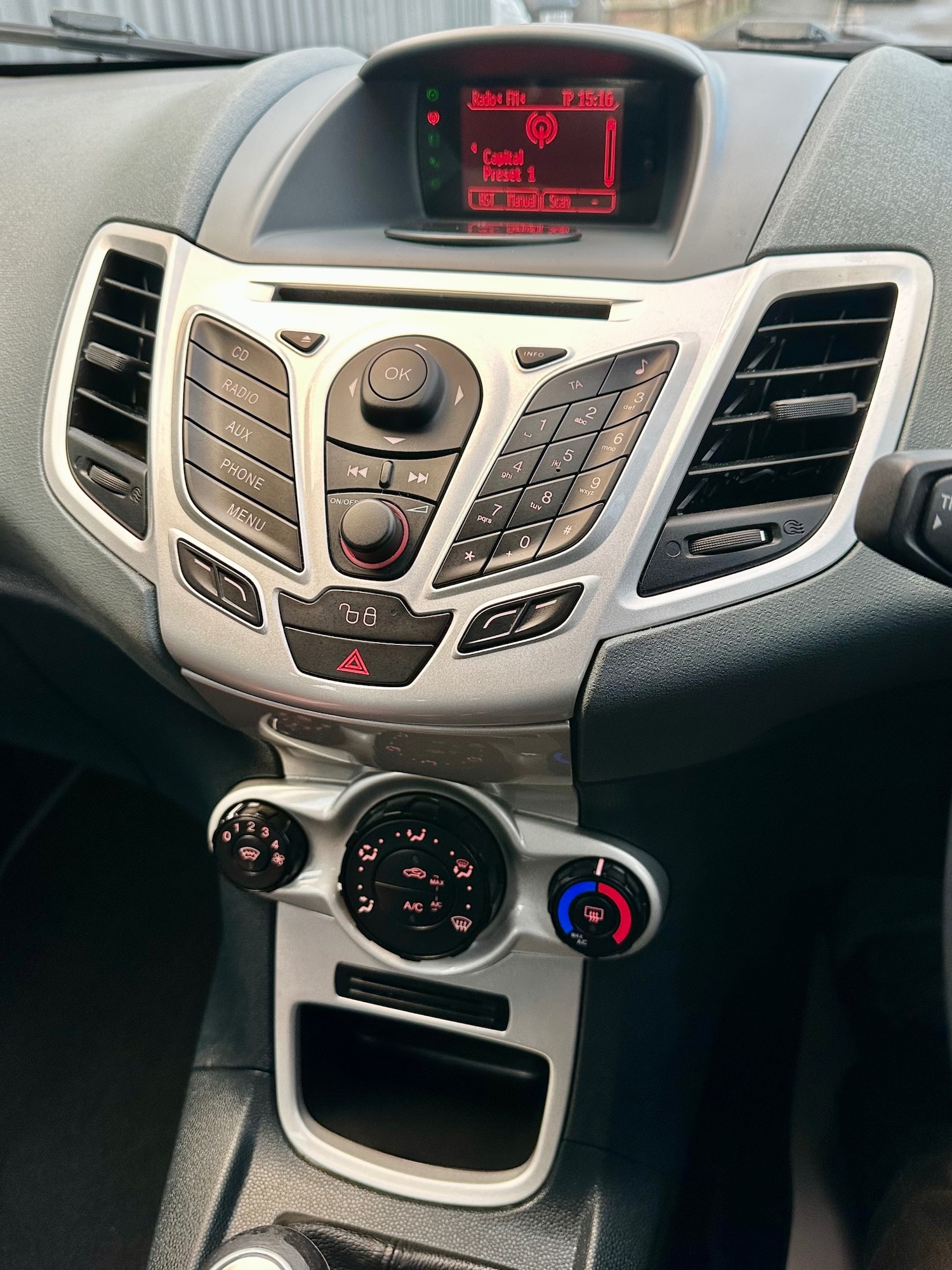 Used Ford Fiesta 2010 for sale - 77007896: Photo 11