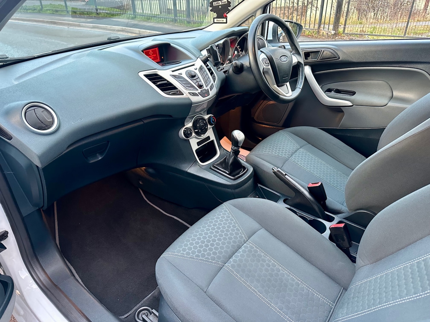 Used Ford Fiesta 2010 for sale - 77007896: Photo 9