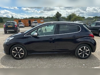 Used Peugeot 208 2016 for sale - 78827209: Photo