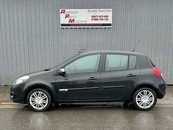 Used Renault Clio 2012 for sale - 76626721: Photo