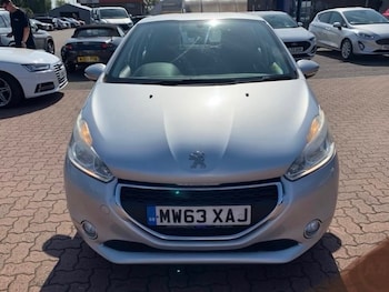 Used Peugeot 208 2013 for sale - 79535180: Photo