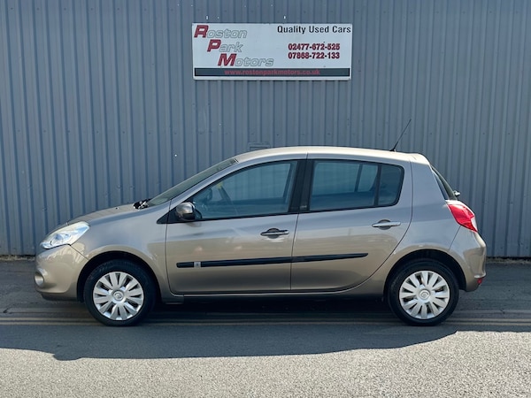 Used Renault Clio 2010 for sale - 75104726: Photo 8