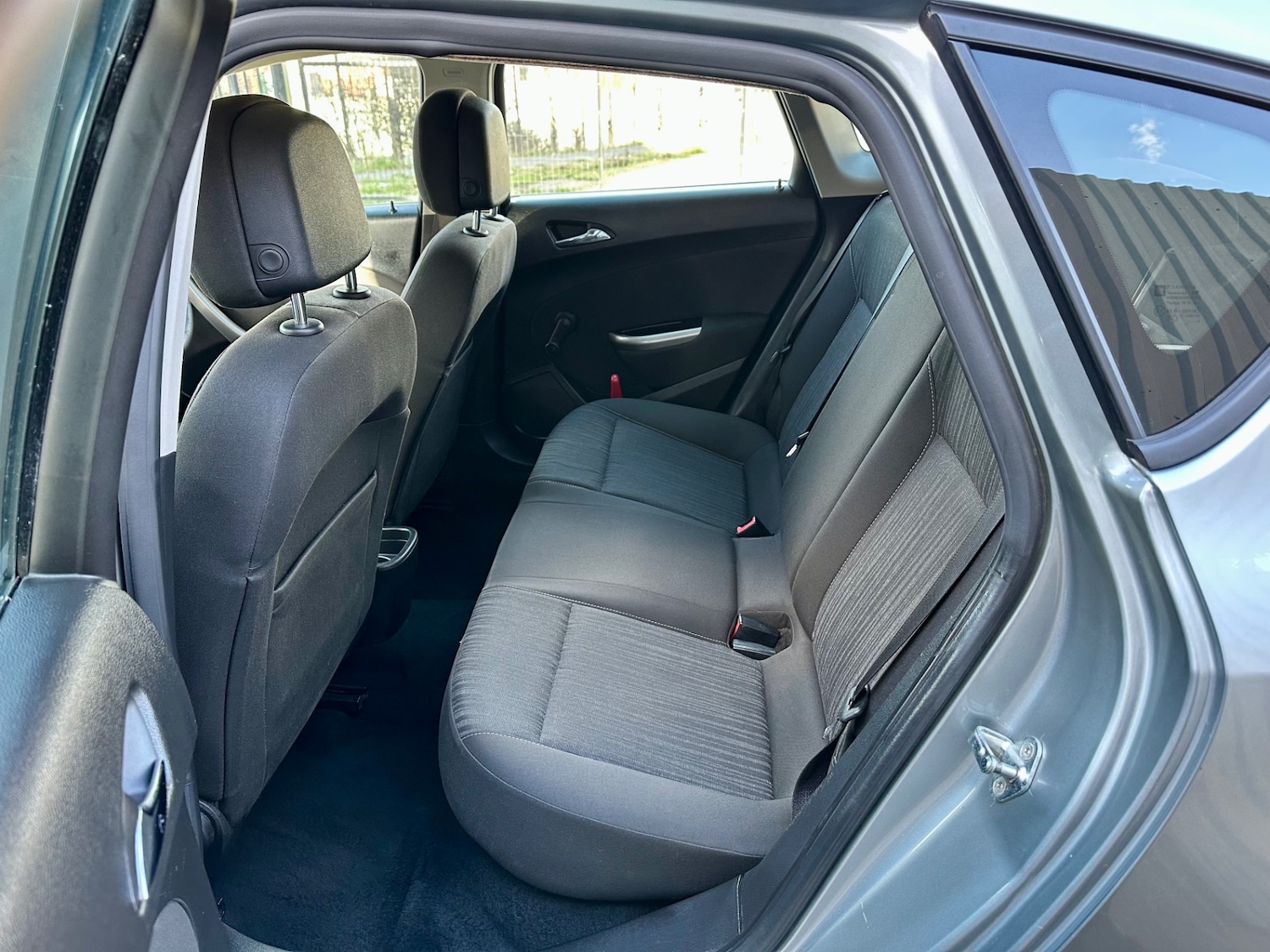 Used Vauxhall Astra 2010 for sale - 77892047: Photo 6