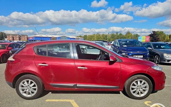 Used Renault Megane 2010 for sale - 76225497: Photo 3